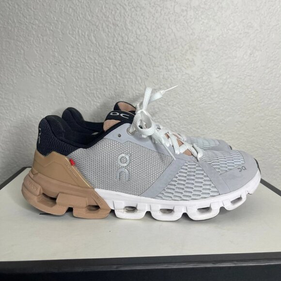 On Cloudflyer Swiss Engineering Glacier Rosebrown Running Shoes Women's Size 7 - Picture 3 of 11